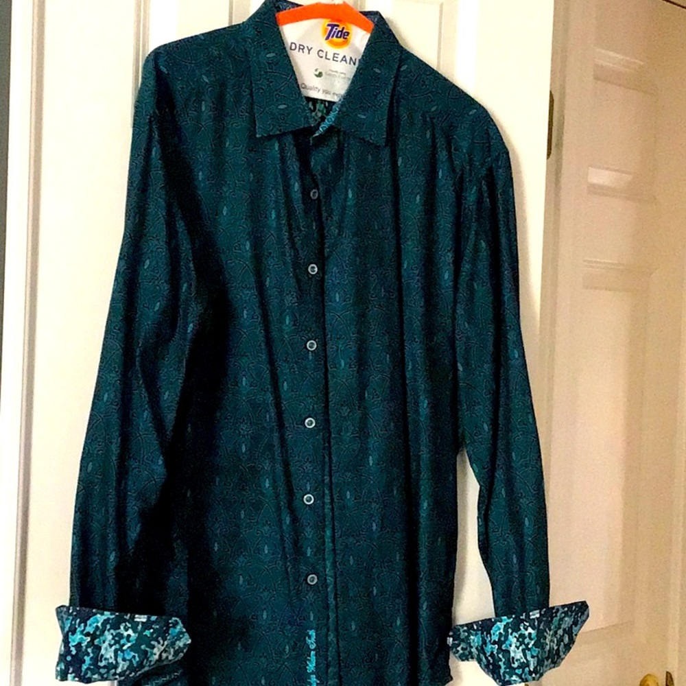 Classic Robert Graham elegant detailed shirt